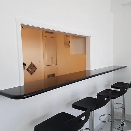 Le Commedore Daire Cannes